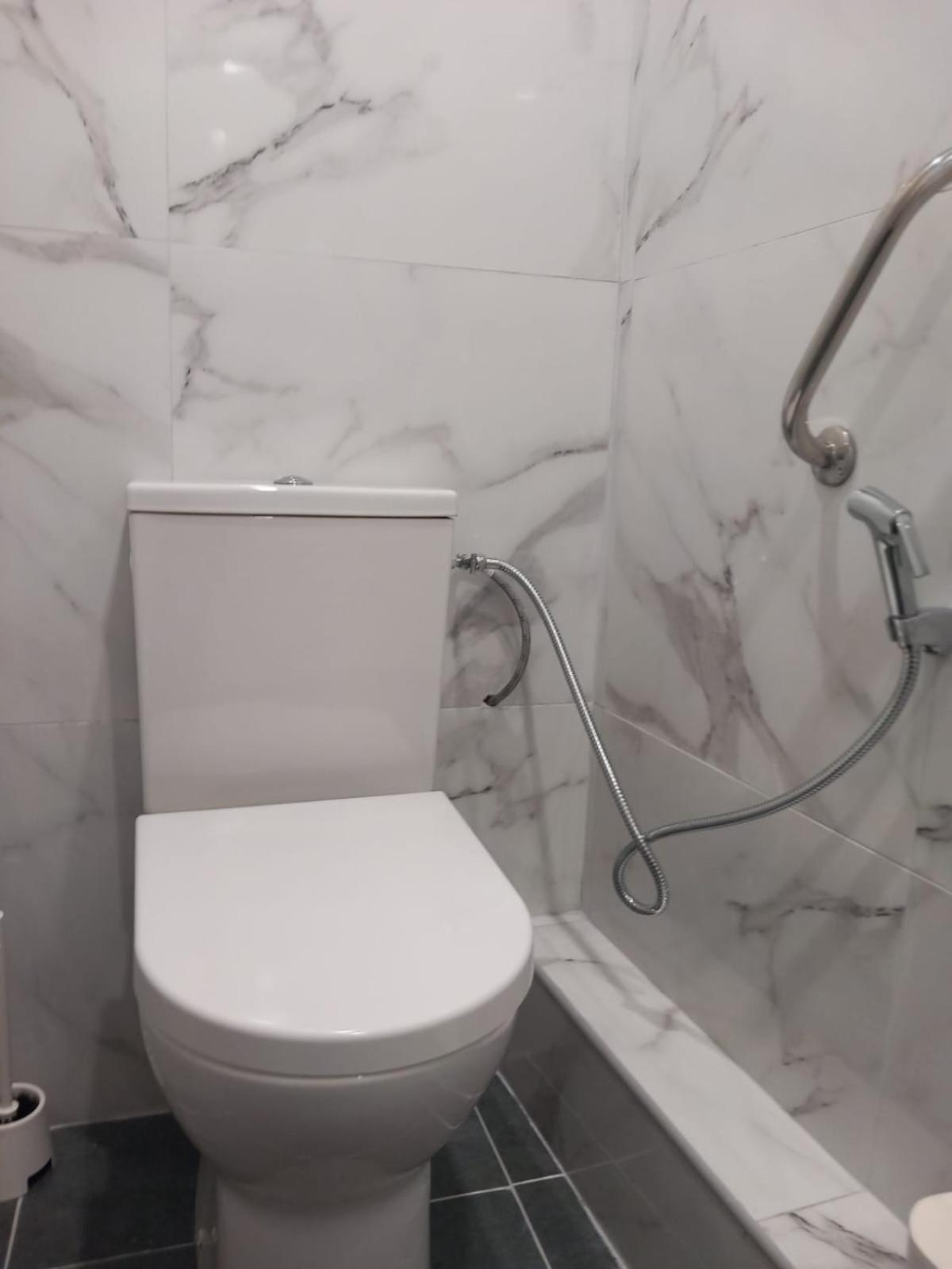 Apartamento 12 Mins Walk To Sanctuary